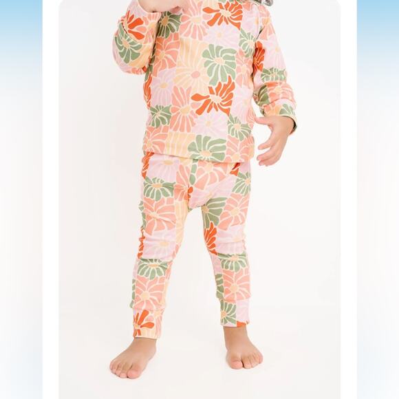 Little One Co Flower Patchwork Lounge Set Size 5T New NWT - Picture 1 of 4